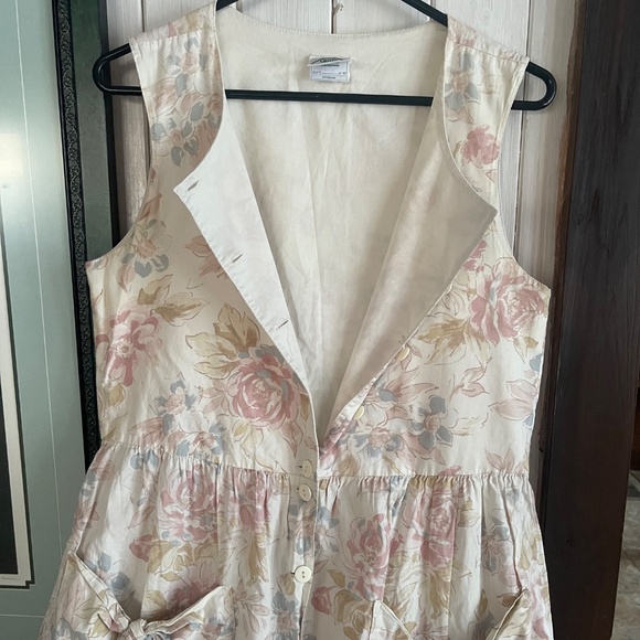 Laura Ashley Jumpsuit/Romper Soft Floral material - Picture 4 of 12